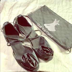 Black satin ballroom dancing shoes in 38